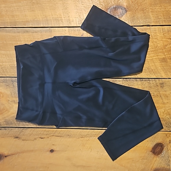 Fabletics Oasis Pureluxe legging - Picture 1 of 3